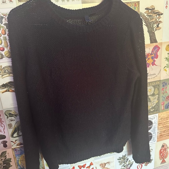 H&m size 8 knitted black sweater great condition - Picture 4 of 4